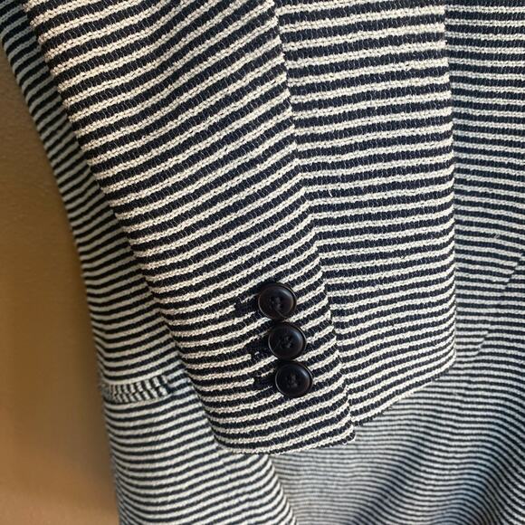 Emanuel Ungaro Blazer Black White Striped Textured 3 Button Lined size 4/38 - Picture 7 of 15